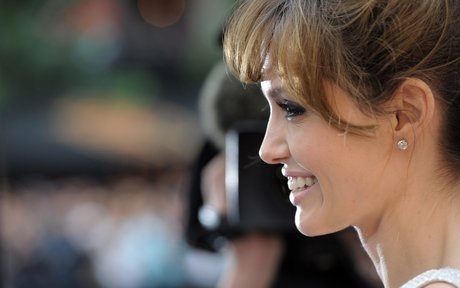 Naken lekkede OnlyFans-bilde av Angelina Jolie
