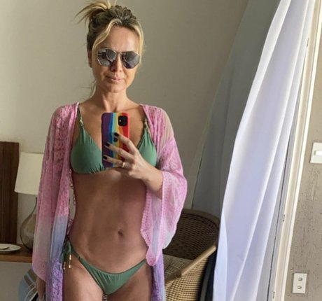 Nahá fotka uniklých OnlyFans od Eliana Michaelichen