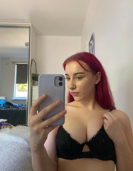 Naken lekkede OnlyFans-bilde av Maddie Meekxo