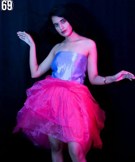 Nahá fotka uniklých OnlyFans od Foxy Queen