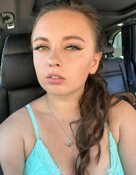 Naken lekkede OnlyFans-bilde av Miraclefree