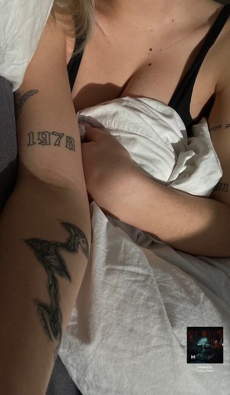 Обнаженная фотография утечки OnlyFans от Linemettler