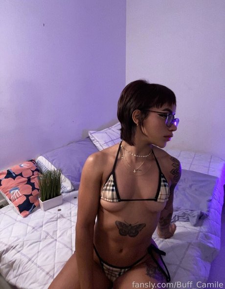 Nahá fotka uniklých OnlyFans od Buffcamile