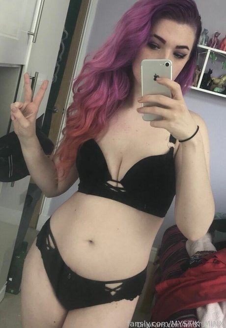 Nahá fotka uniklých OnlyFans od Mystikminx