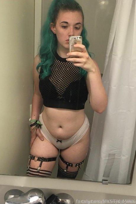 Naken lekkede OnlyFans-bilde av Mystikminx
