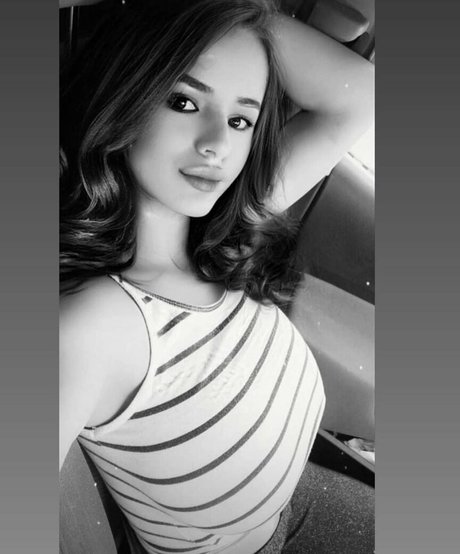 Denisa R Maria