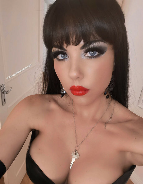 Young Goddess Kim