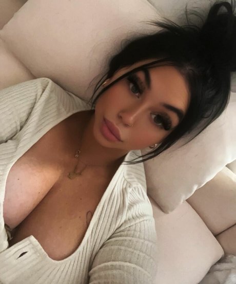 Nahá fotka uniklých OnlyFans od Mbou