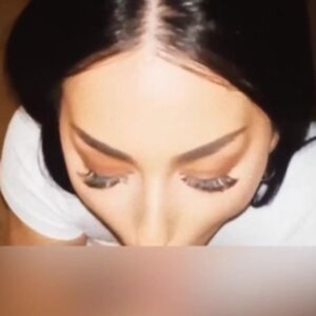 Naakte gelekte OnlyFans-foto van Ariarosexxx