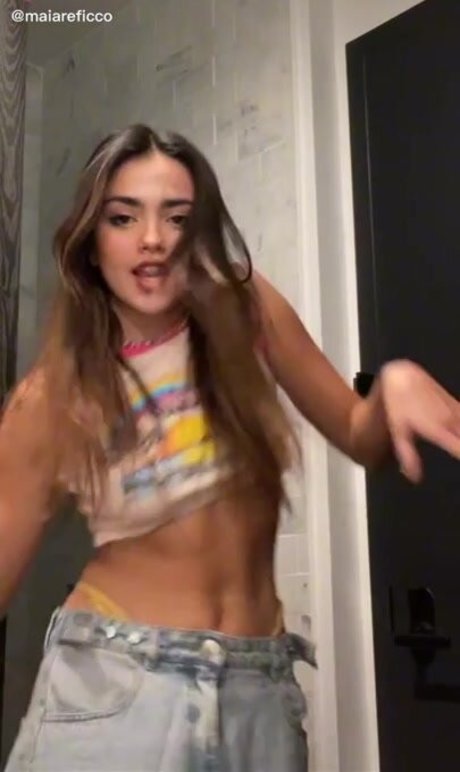 Nahá fotka uniklých OnlyFans od Maia Reficco