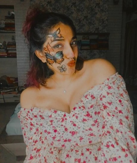 Naken lekkede OnlyFans-bilde av Nayoni Dutta