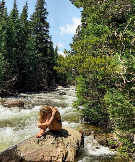 Nacktes geleaktes OnlyFans-Foto von Abigail Martin