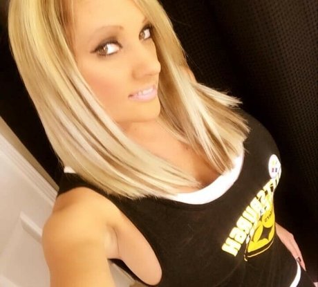 Naken läckt OnlyFans-bild av Jami Marie Akaport Barbie