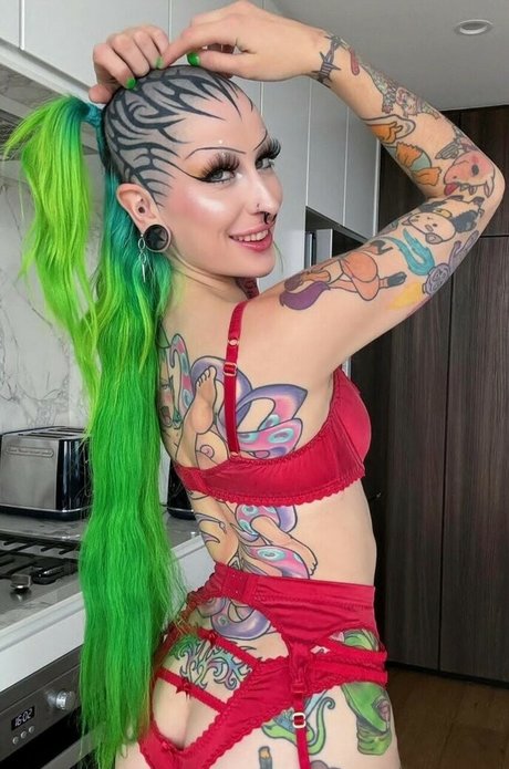 Naken lekkede OnlyFans-bilde av Frankie Phantom