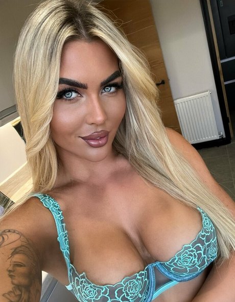 Naken lekkede OnlyFans-bilde av Daisy Dillon