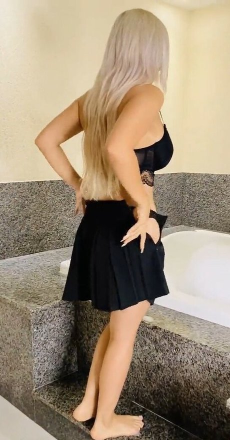 Alemiarojas OnlyFansリークヌード写真
