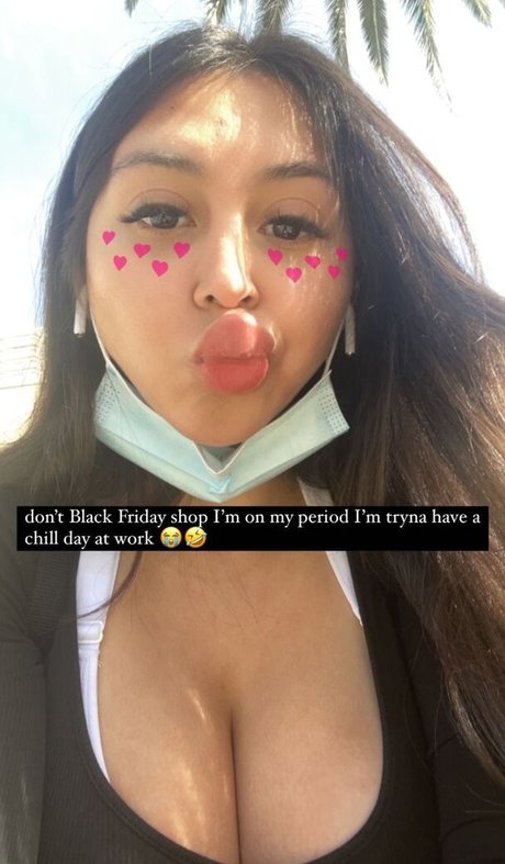 Nahá fotka uniklých OnlyFans od Karla Vilagomez