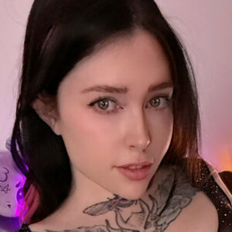 Naken lekkede OnlyFans-bilde av Marina Mui