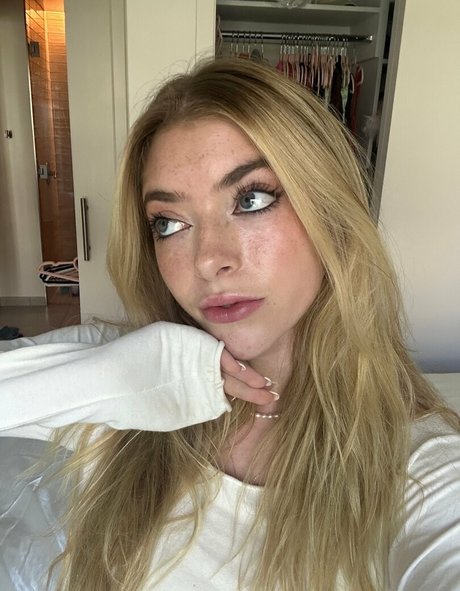 Foto desnuda filtrada de OnlyFans de Rileymaetwo