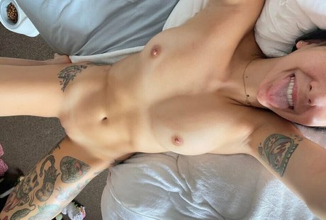 Naken lekkede OnlyFans-bilde av Costarican Mantis Fatale