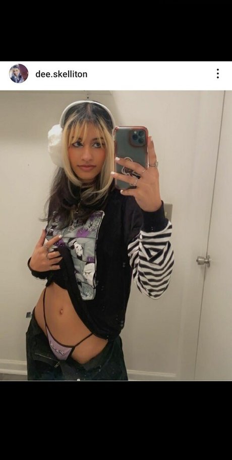 Naken lekkede OnlyFans-bilde av Deeskelliton