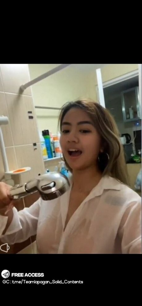 Naken lekkede OnlyFans-bilde av Pinay Bigo