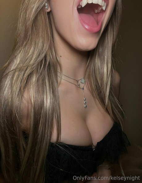 Naken lekkede OnlyFans-bilde av Kelsey Night
