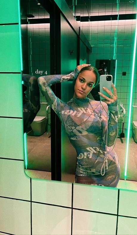 Naken läckt OnlyFans-bild av Lapeytattoo