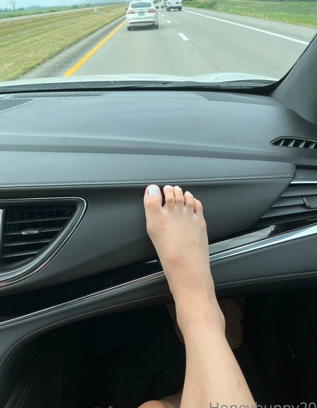 Naken lekkede OnlyFans-bilde av Itshoneybunny2022