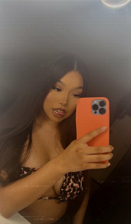 Naken läckt OnlyFans-bild av Sugabbyfinsta