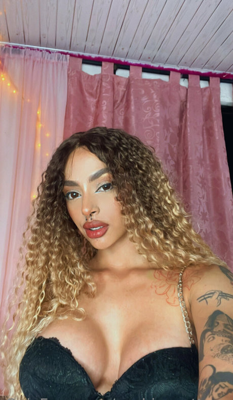 Nahá fotka uniklých OnlyFans od Sophiesanttana