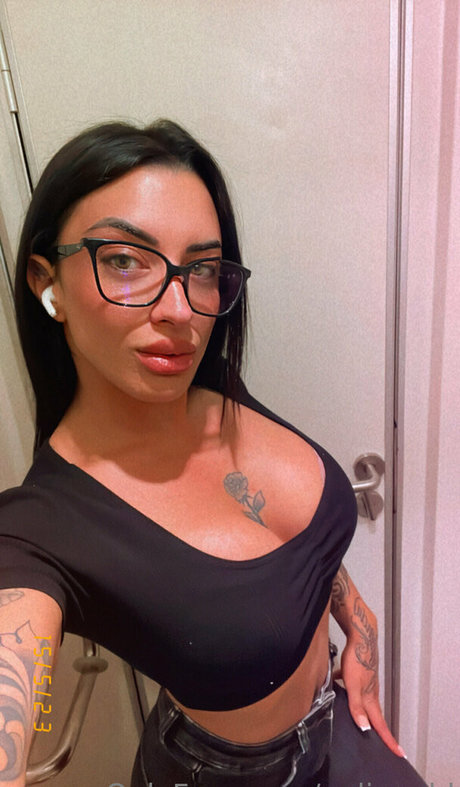 Naken läckt OnlyFans-bild av Neliagold