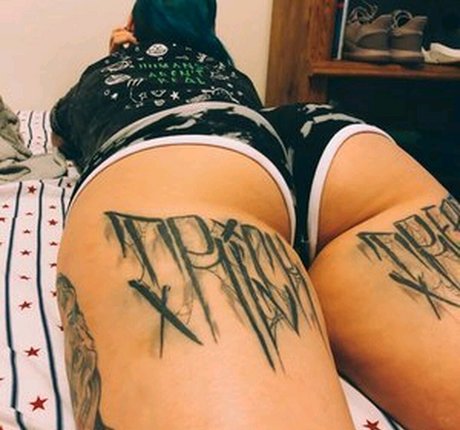 Naken läckt OnlyFans-bild av Tattooedkhaosss