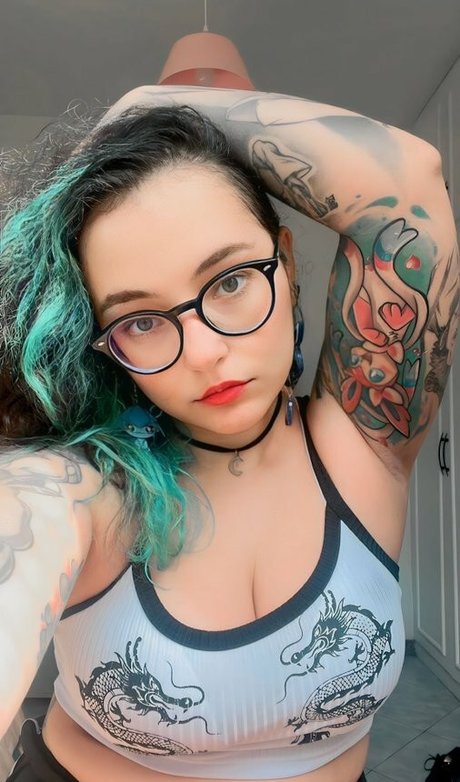 Naken läckt OnlyFans-bild av Belkitsune