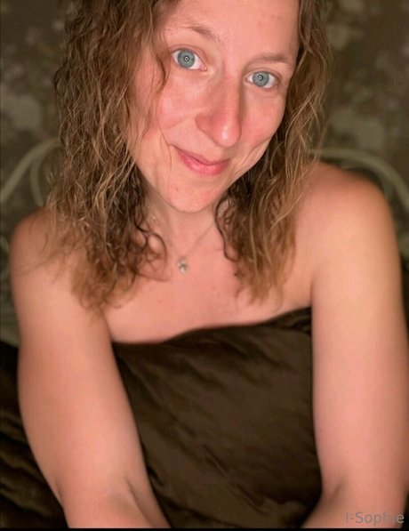 Photo nue de fuite OnlyFans de Isophie