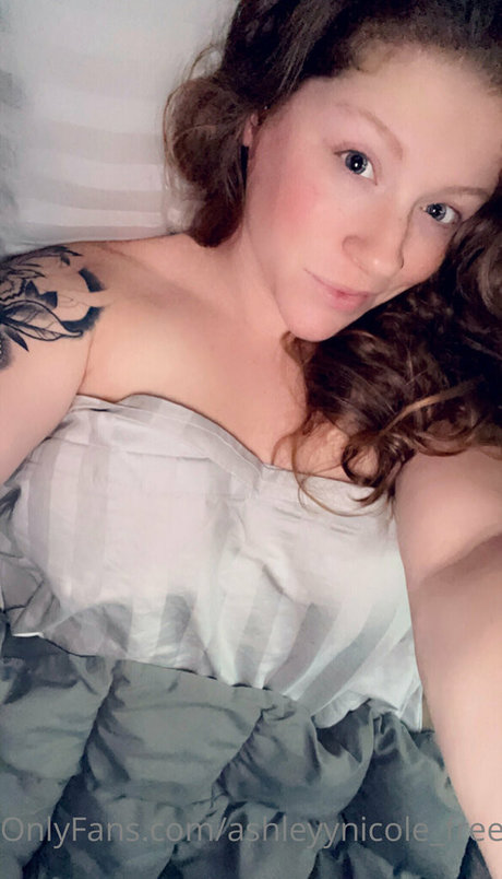 Naken läckt OnlyFans-bild av Ashleyynicolefree