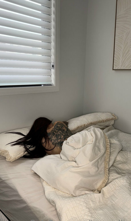 Naken läckt OnlyFans-bild av Jess Wallis