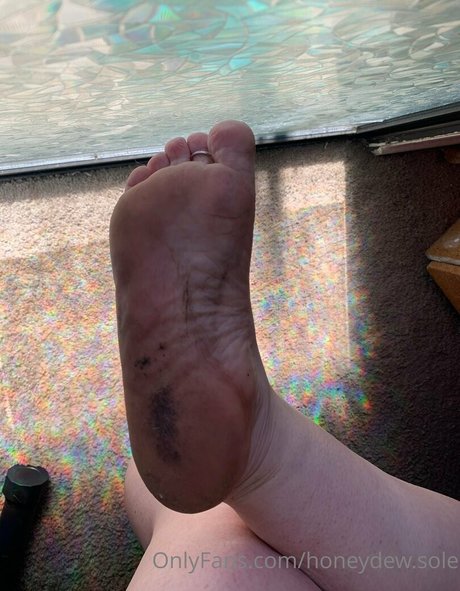 Nacktes geleaktes OnlyFans-Foto von Honeydewsole
