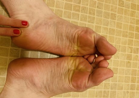 Theselilpiggie6 OnlyFans泄露裸照