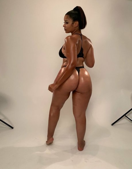 Alaston vuotanut OnlyFans-kuva Ciinderchella