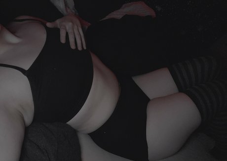 Naken lekkede OnlyFans-bilde av Pxppycorpse