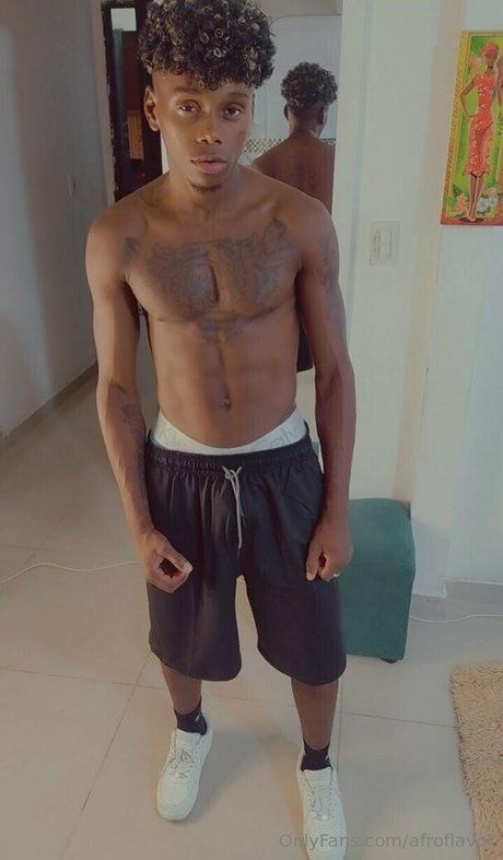 Naken lekkede OnlyFans-bilde av Afroflavor
