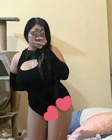 Naken läckt OnlyFans-bild av Nyarmiii