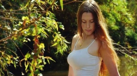 Naken lekkede OnlyFans-bilde av Neta Shaked