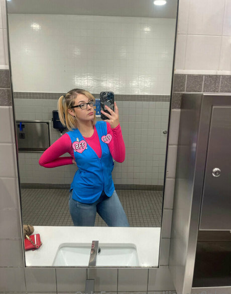 Naken lekkede OnlyFans-bilde av Snowbunnyalii