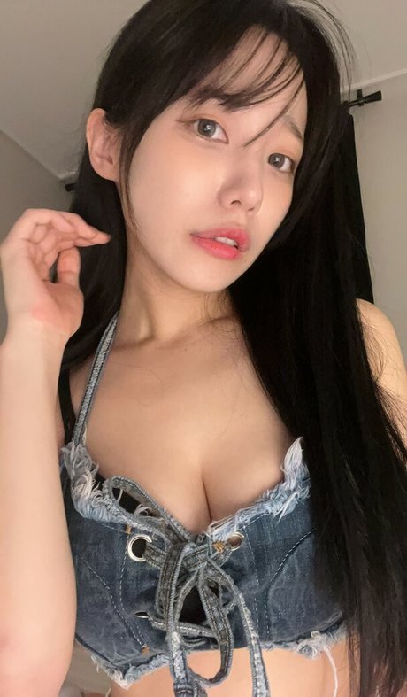 Naken lekkede OnlyFans-bilde av Ggyong Ee