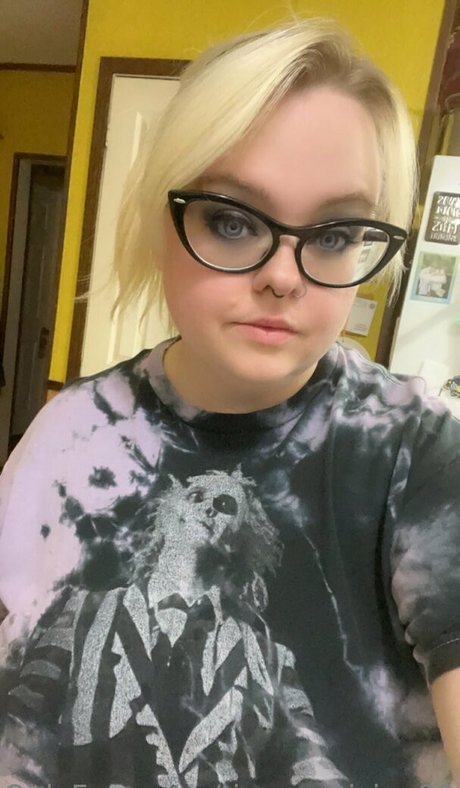 Nahá fotka uniklých OnlyFans od Tinymortician89