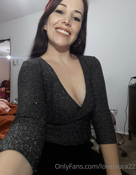 Nahá fotka uniklých OnlyFans od Lovelaura22