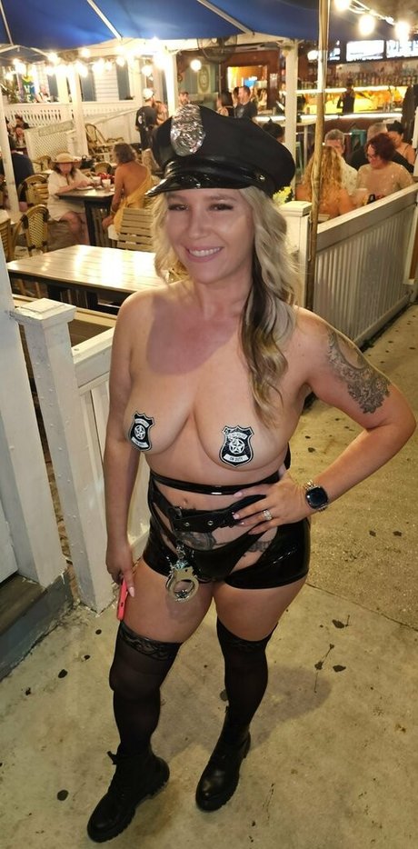 Hotwifejuniper