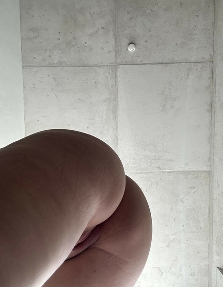 Foto di nudo di fuga di OnlyFans di Alinowskaya